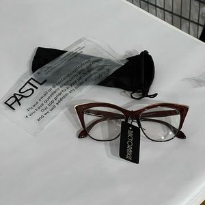 #Brandnew cat eye glasses. #Juicyorange brown and gold details
